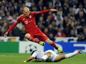 Футболисты “Баварии” по сумме двух игр вырвали победу у “Реала” и будут играть в финале Лиги чемпионов с “Челси”, который состоится 19 мая в Мюнхене