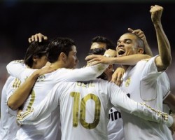 Мадридский “Реал” обыграл в перенесенном матче 20-го тура Атлетик из Бильбао, что позволило каталонскому клубу стать чемпионом Испании 2011/12